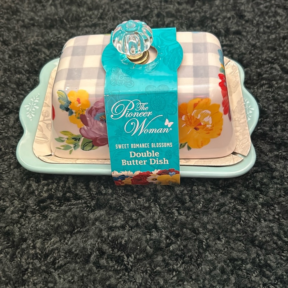 New with tags, the pioneer woman, sweet romance, blossoms, double butter dish